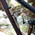 Clutch Carbon Side-Entry Bottle Cage