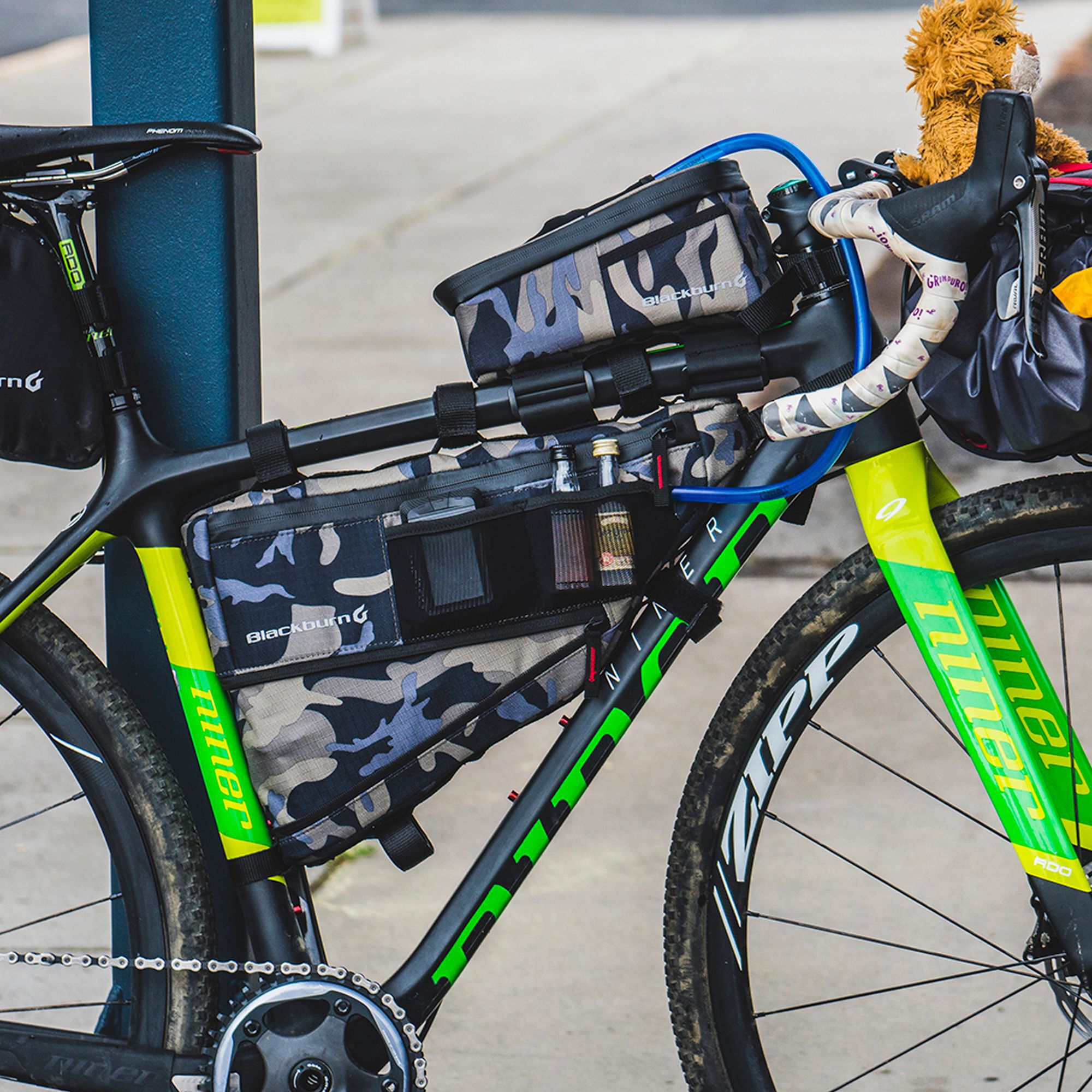 Outpost Frame Bag Medium | Bell Helmets Outpost Frame Bag Medium | Bell Helmets