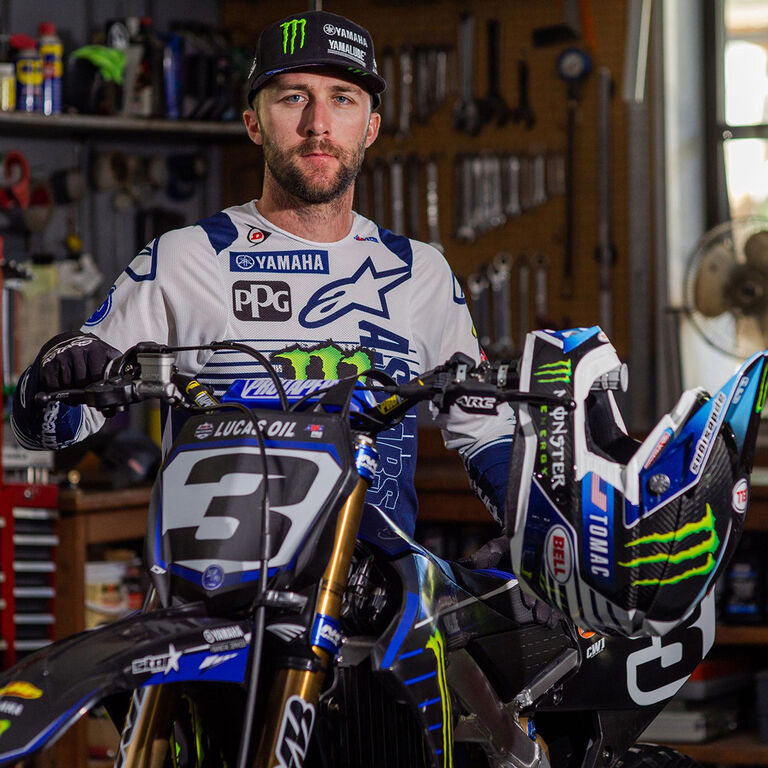 bell eli tomac helmet Moto-10 Spherical Replica 25 - White/Blue Powered by Spherical Technology and the MIPS system Eli Tomac wearing the new