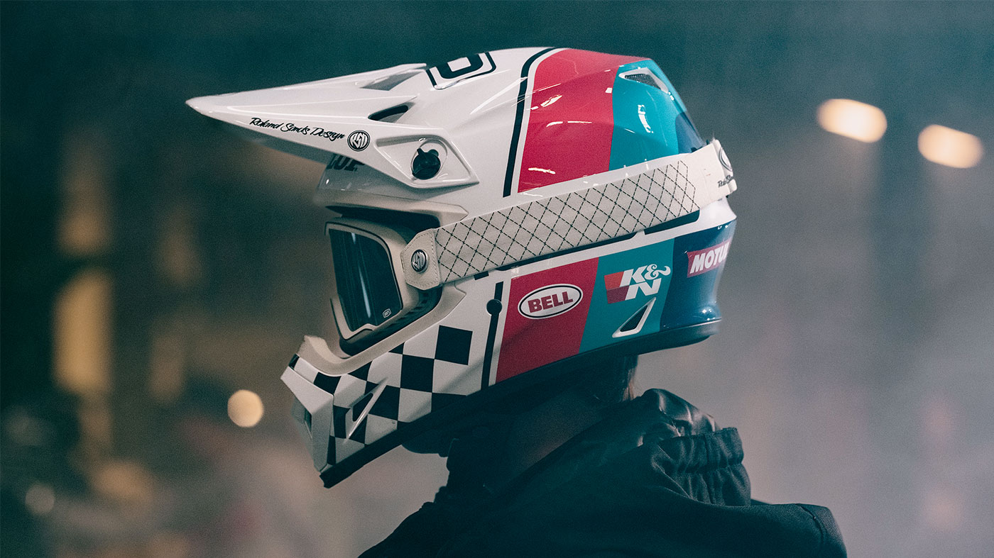 Side profile of a rider wearing the MX-9 Mips RSD Rally helmet
