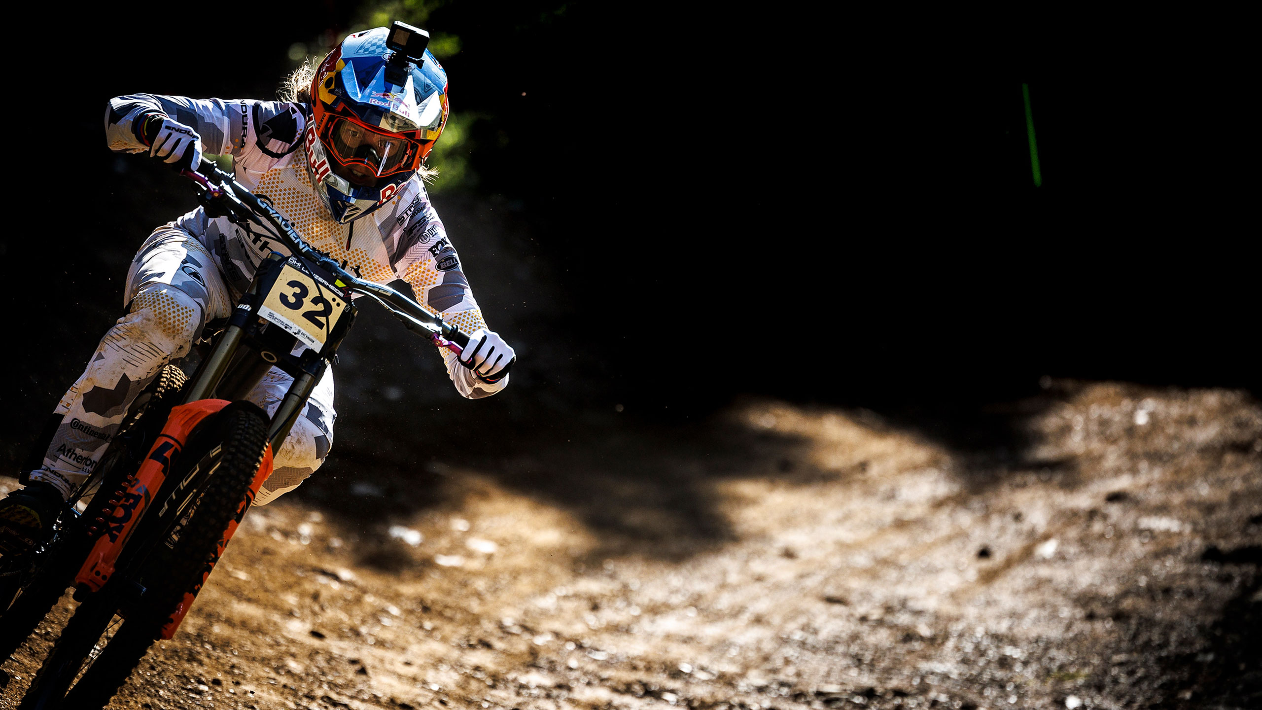 Atherton riding at Lenzerheide UCI 2023